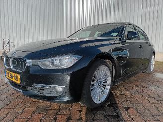 Damaged car BMW 3-serie 3 serie (F30) Sedan 320i 2.0 16V (N20-B20A) [180kW]  (11-2011/10-2018)= 2012/2