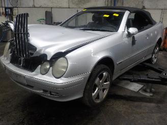 Salvage car Mercedes CLK CLK (R208) Cabrio 2.0 200K Evo 16V (M111.956) [120kW]  (06-2000/03-200=
2) 2001/0