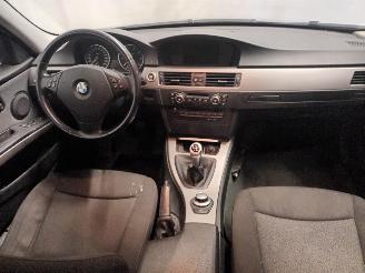 BMW 3-serie 3 serie (E90) Sedan 318i 16V (N46-B20B) [95kW]  (09-2005/08-2007) picture 11