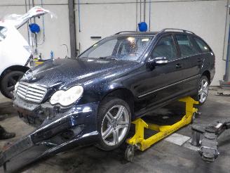 demontáž osobní automobily Mercedes C-klasse C Combi (S203) Combi 3.0 C-320 CDI V6 24V (OM642.910) [165kW]  (06-200=
5/08-2007) 2006/1