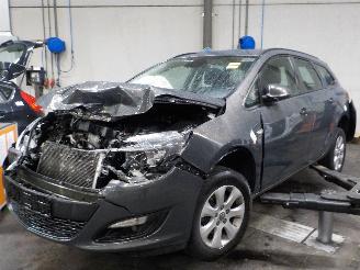 Salvage car Opel Astra Astra J Sports Tourer (PD8/PE8/PF8) Combi 1.6 CDTI 16V (B16DTL(Euro 6)=
) [81kW]  (02-2014/10-2015) 2015