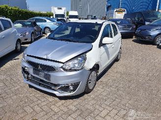 Voiture accidenté Mitsubishi Space-star space star 1.0 2019/1