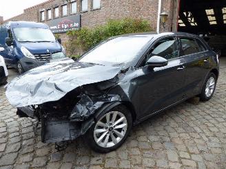 Voiture accidenté Audi A3 Sportback 2021/5