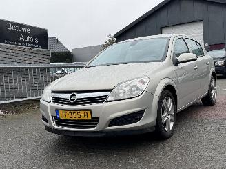uszkodzony samochody osobowe Opel Astra 1.7 CDTI Cosma Navi 2009/6