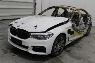 škoda dodávky BMW 5-serie 530 2019/12