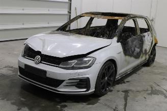 Vaurioauto  commercial vehicles Volkswagen Golf  2018/8