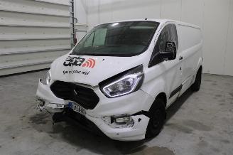 damaged commercial vehicles Ford Transit Custom  2018/10