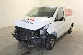 dañado vehículos comerciales Mercedes Vito  2019/10