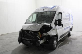 Damaged car Peugeot Boxer  2021/6