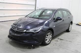 Salvage car Opel Astra  2019/2