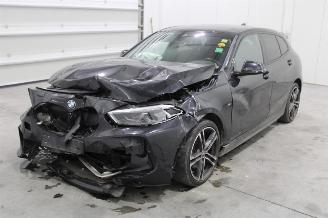 uszkodzony samochody ciężarowe BMW 1-serie 116 2021/2