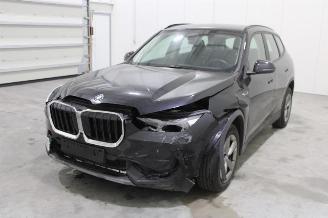 Vaurioauto  passenger cars BMW X1  2023/1