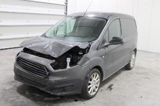 damaged commercial vehicles Ford Transit Courier Van Transit Courier 2017/5