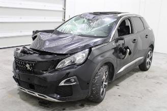 Damaged car Peugeot 3008  2017/6