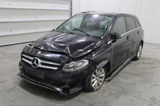 uszkodzony samochody osobowe Mercedes B-klasse B 180 2015/12