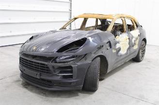 krockskadad bil bedrijf Porsche Macan  2019/7