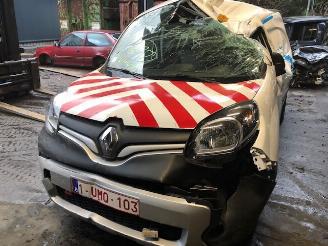 skadebil auto Renault Kangoo  2013/1
