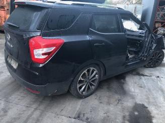 Voiture accidenté Ssang yong XLV 1600 diesel 85KW 2017 2017/1