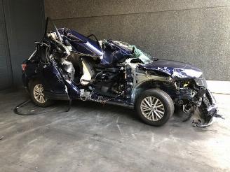 Voiture accidenté Volkswagen T-Roc 1000CC - BENZINE - TSI STYLE 2019/7