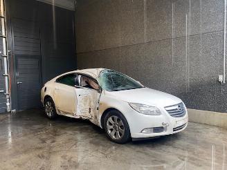 Damaged car Opel Insignia Insignia Sedan 2008 / 2017 2.0 CDTI 16V 130 Ecotec Sedan 4Dr Diesel 1.956cc 96kW FWD 2013/8