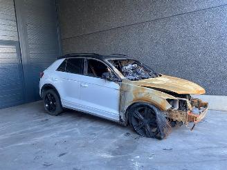 Voiture accidenté Volkswagen T-Roc SUV 2018 2.0 TDI 150 4Motion 16V SUV  Diesel 1.968cc 110kW 4x4 2019/1