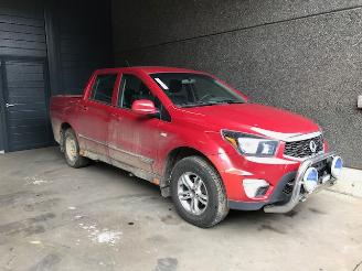 Damaged car Ssang yong Actyon Sports II Pick-up 2017 2.2D 2017/10