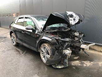 Damaged car Audi Q5 (FYX) SUV 2019 2.0 40 TDI 16V Quattro SUV  Diesel 1.968cc 140kW (190pk) 4x4 2019/1