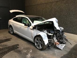Auto incidentate Audi A5 Sportback (B9) Liftback 2019 2.0 35 TFSI Mild Hybrid 16V Liftback  Elektrisch Benzine 1.984cc 110kW 2019/6