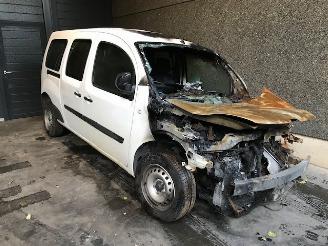uszkodzony samochody ciężarowe Renault Kangoo Express (FW) Van 2022 1.5 dCi 95 Bestel  Diesel 1.461cc 70kW (95pk) FWD 2022/2