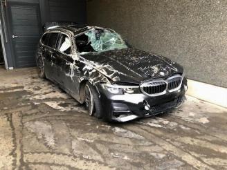 Damaged car BMW 3-serie 3 serie Touring (G21), Combi, 2019 320d xDrive 2.0 TwinPower Turbo 16V Hybrid 2021/5