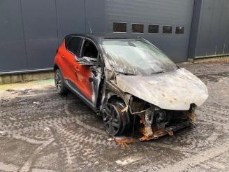 Damaged car Renault Captur  2016/7