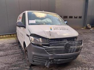 Salvage car Volkswagen Transporter Transporter T6, Van, 2015 2.0 TDI 150 2022/2