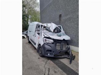 damaged passenger cars Renault Master  2022/6