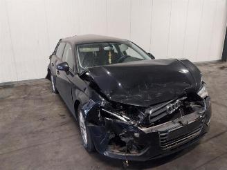 uszkodzony samochody osobowe Audi A3 A3 Sportback (8VA/8VF), Hatchback 5-drs, 2012 / 2020 1.2 TFSI 16V 2014/3