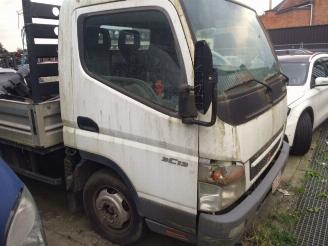 Vaurioauto  commercial vehicles Mitsubishi Canter 3.0 diesel 2009/1