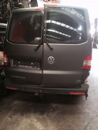 Damaged car Volkswagen Transporter  2014/8