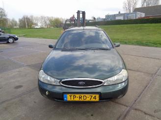 Ford Mondeo Mondeo II Wagon Combi 1.8 TD CLX (RFN) [66kW]  (08-1996/09-2000) picture 1