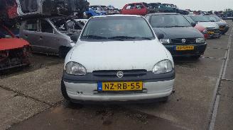 uszkodzony samochody osobowe Opel Corsa Corsa B (73/78/79) Hatchback 1.4i Swing,Joy,Sport,GLS (X14SZ) [44kW]  (03-1993/09-2000) 1996/5