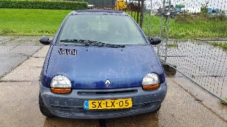 Salvage car Renault Twingo Twingo (C/S06) Hatchback 1.2 (D7F-700) [43kW]  (05-1996/06-2007) 1998/2
