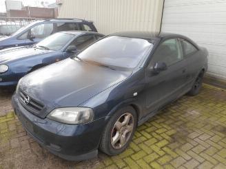 damaged passenger cars Opel Astra COUPE 2001/1