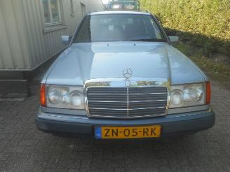rozbiórka samochody osobowe Mercedes  230TE 1991/5