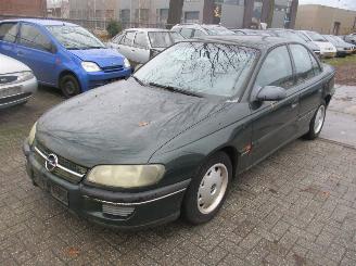 Auto incidentate Opel Omega  1995/1