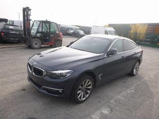 uszkodzony samochody ciężarowe BMW 3-serie 318D 2019/9