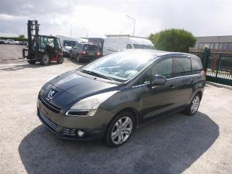 Peugeot 5008 2.0 HDI AUTO 7 PLACE picture 2