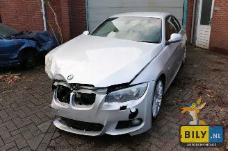 Damaged car BMW 3-serie E93 325i 2012/4