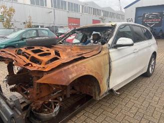 Voiture accidenté BMW 3-serie 3 serie Touring (F31), Combi, 2012 / 2019 320d 2.0 16V 2017