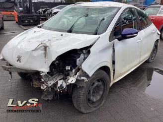 Coche accidentado Peugeot 208 208 I (CA/CC/CK/CL), Hatchback, 2012 / 2019 1.2 Vti 12V PureTech 2017