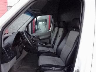 Volkswagen Crafter 35 2.0 TDI L4H2 maxi airco picture 29
